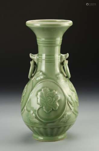 Chinese Antique Lungquan Ware Vase