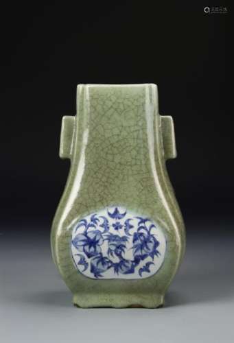 Chinese Lungquan Yao Vase