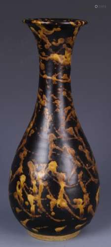 Chinese Antique Black and Orange Glazed Vase