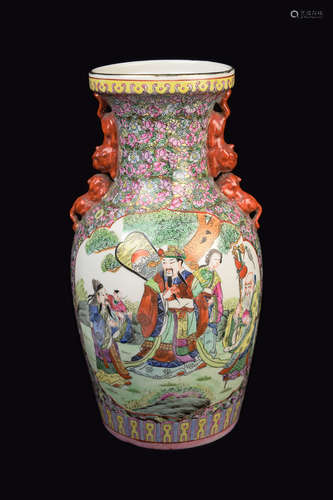 [Chinese] A Guangdong Famille Rose Vase with Windows of Portraits