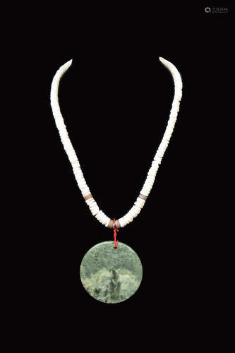 [Chinese] An Old Tridacninae Shell Necklace with Jade Disc Pendant