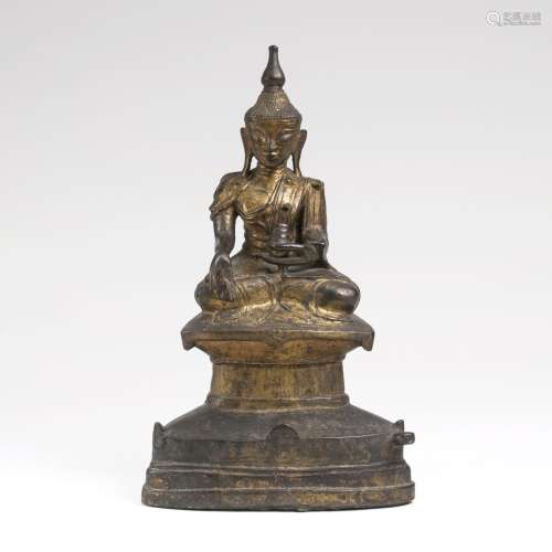 Figur 'Buddha Shakyamuni'Burma, 18./19. Jh. Bronze mit Spuren von Feuervergoldung. In 'padmasana'
