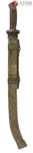 INDOCHINE - XIXe siècle Sabre, poignée recouverte d'une ligature tressée, monture et garde en bronze