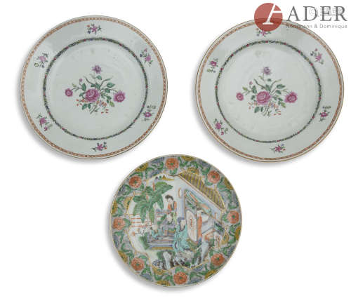 CHINE - Époque QIANLONG (1736 - 1795) Deux assiettes en porcelaine émaillée à décor des émaux de