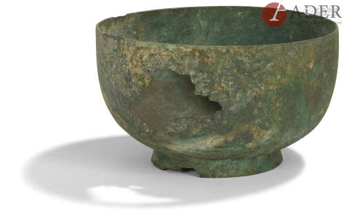 Corée - Période SILLA (57 av. JC - 918) Bol en bronze. (Accident). Diam. : 15 cm