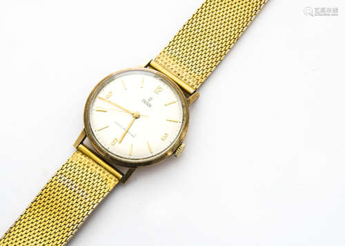 A 1960s Tudor 9ct gold cased presentation gentleman's wristwatch, 34mm case, satin dial, appears