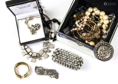 A collection of jewellery, including a large quantity of costume jewels such as earrings,