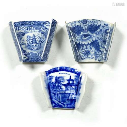 English blue transfer asparagus pottery holder 19th Century, Chinese decoration and two other