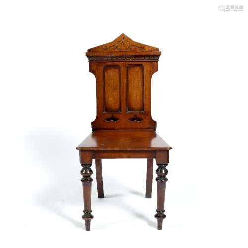 Mahogany hall chair Victorian, with shaped back, on turned supports, 92.5cm high