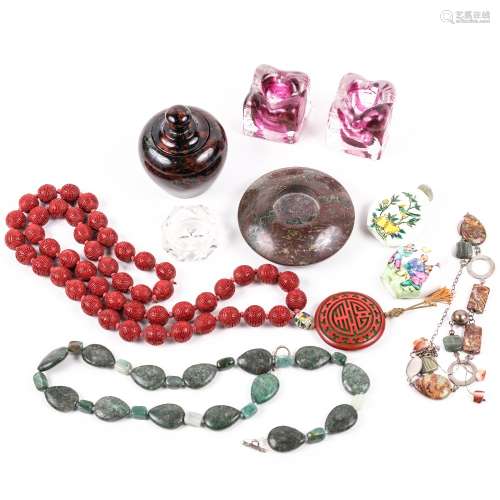 Cinnabar lacquer necklace two pieces of serpentine, snuff bottles, necklaces etc