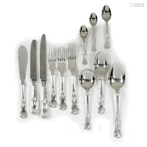 Canteen of shell pattern silver flatware twelve place setting, by Farr & Co, Sheffield 2000, 6116