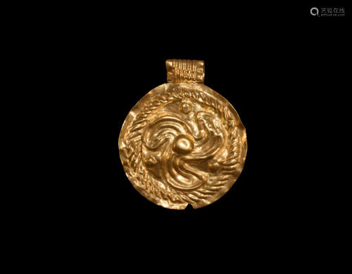 Germanic Gold Pendant with Trefoil