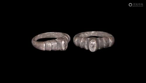 Roman Ring with Clasped Hands