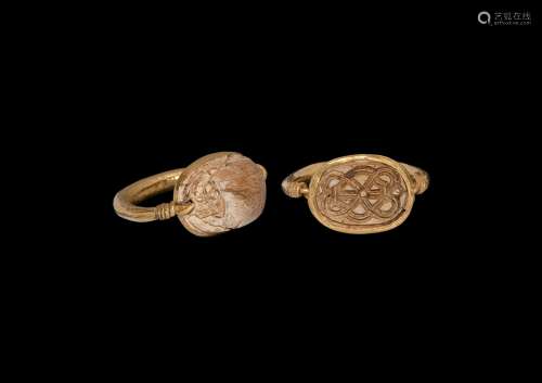 Egyptian Scarab in Gold Swivel Ring