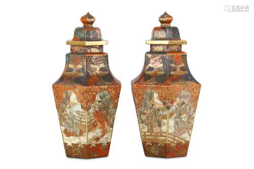 A LARGE PAIR OF SATSUMA VASES AND COVERS BY KINKOZAN. 19th/20th Century. Of hexagonal form with