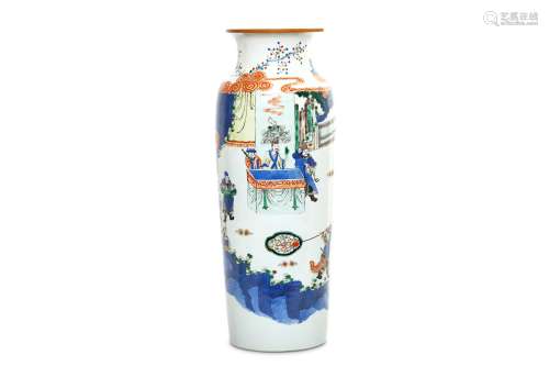 A FAMILLE VERTE SLEEVE VASE. 19th/20th Century. With a tall cylindrical body painted with a scene of