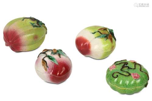 A COLLECTION OF FOUR CHINESE PORCELAIN ‘FRUIT’ BOXES AND COVERS. Qing Dynasty, 18th/19th Century.