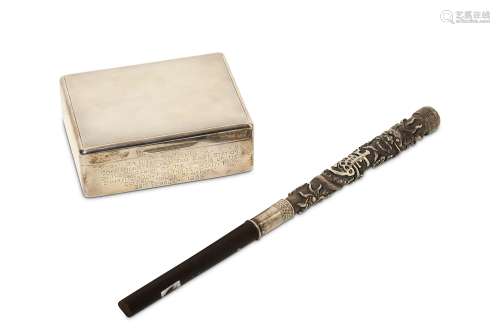A CHINESE SILVER CANE HANDLE. Decorated with a dragon, together with a silver box, 28cm long, 11.5 x
