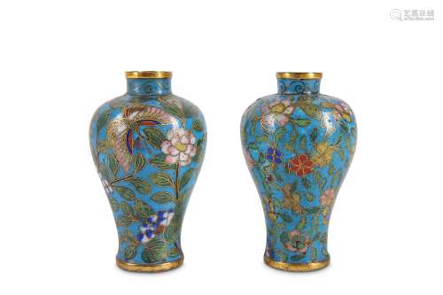 A PAIR OF MINIATURE CHINESE CLOISONNÉ ENAMEL VASES