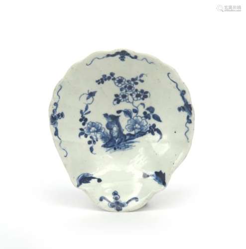 A large Worcester blue and white shell pickle dish...;