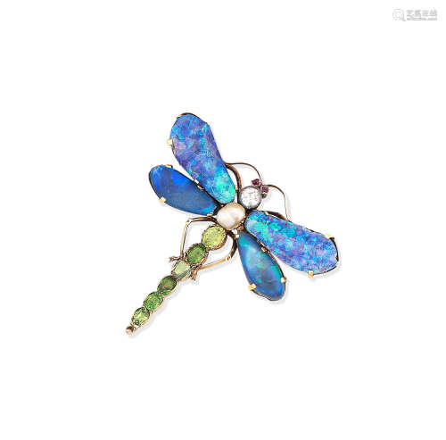 A gem-set dragonfly brooch