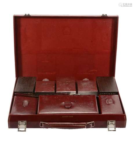 ϒ Hermes, a red leather travelling case