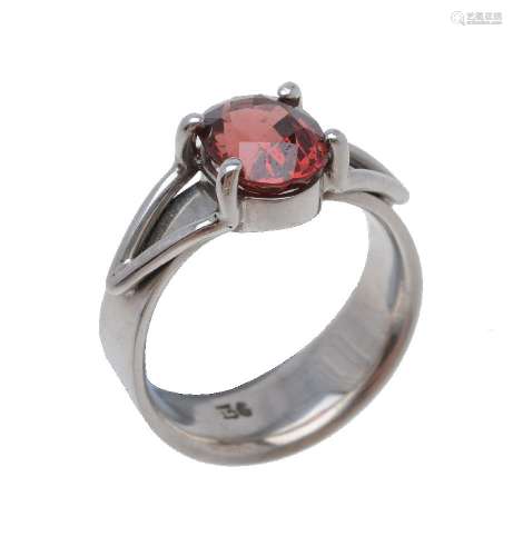 A spinel ring