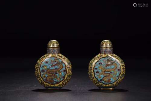 A PAIR OF CLOISONNE ENAMEL SNUFF BOTTLES