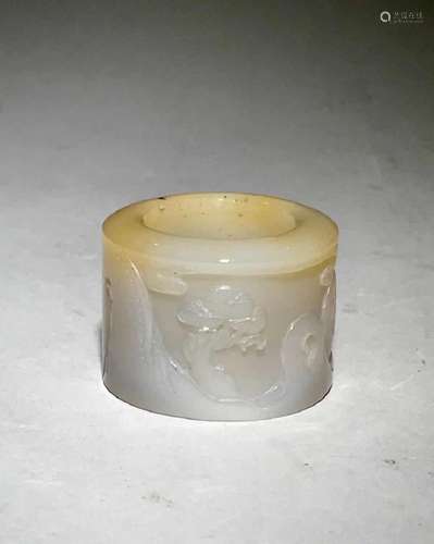 A CARVED AGATE RING