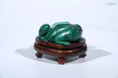 A MALACHITE 'FOG' ORNAMENT