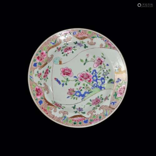 A FAMILLE ROSE PLATE