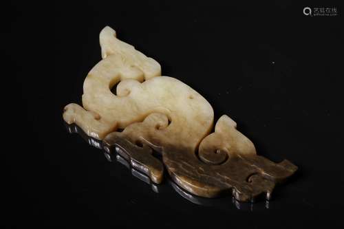 A JADE CARVING ORNAMENT