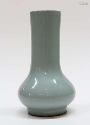 A LONGQUAN CELADON LONG NECK VASE