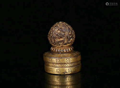 AN OLD GILT COPPER DRAGON SHAPED SEAL