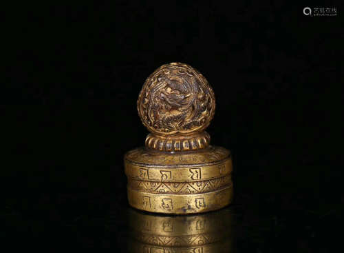 AN OLD GILT COPPER DRAGON SHAPED SEAL