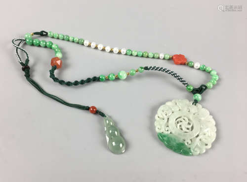 A JADEITE BEADS AND FLORAL DESIGN PENDANT