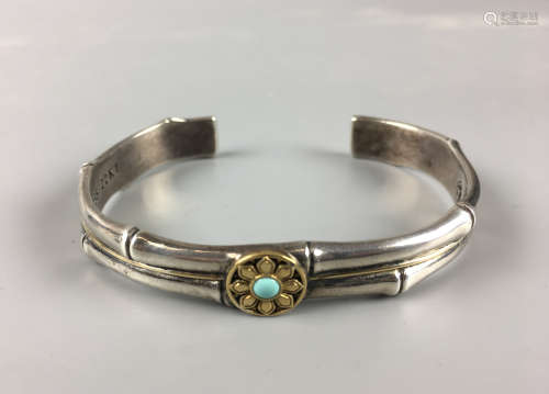 A TURQUOISE BEAD 22K AND 958S BANGLE