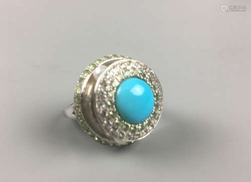 A TURQUOISE BEADS SILVER RING