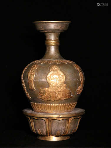 A GILT SILVER LOTUS SHAPED VASE