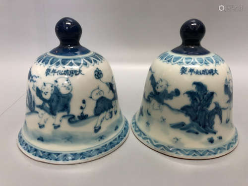 A PAIR OF BLUE&WHIET STORY DESIGN BELLS , MING DYNASTY