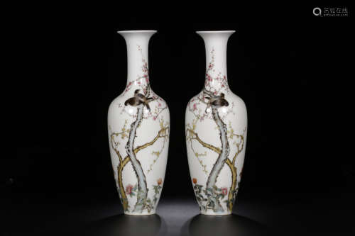 1912-1949, A PAIR OF FLORAL PATTERN PORCELAIN VASE, THE REPUBLIC OF CHINA