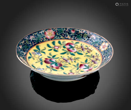 17-19TH CENTURY, AN ENAMEL PEACH PATTERN PLATE, QING DYNASTY