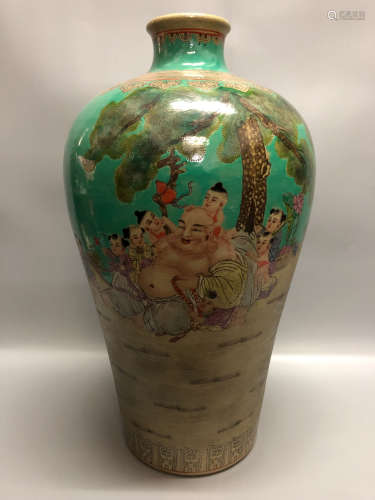 A COLORFUL FIGURE DESIGN PLUM VASE , QING DYNASTY