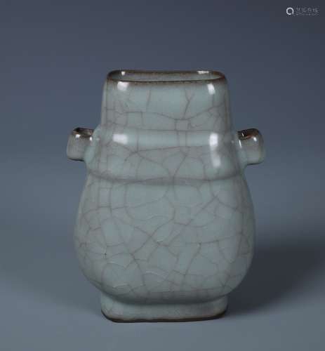 A RARE CHINESE GEYAO ARCHAISTIC HU-FORM VASE