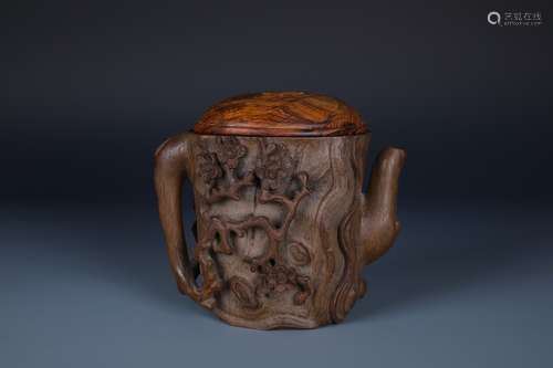 A CAVED BAMBOO TREE TRUNK-FORM TEA POT AND HUANGHUALI