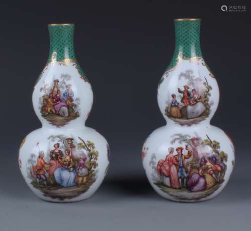 A FINE PAIR OF MEISSEN DOUBLE GOURD FORM BOTTLE VASES