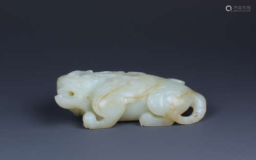 A CHINESE WHITE JADE MYTHICA BEAST BRUSH WASHER