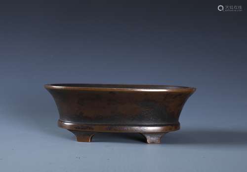 A FINELY CAST BRONZE OVAL FORM CENSER WITH SIX CHARATER