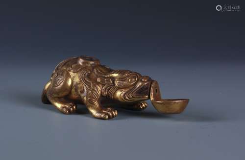 A RARE GILT BRONZE ANIMAL SHAPED BRUSH WASHER