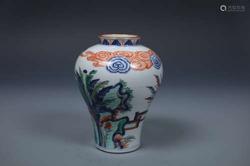 A CHINESE FAMILLE ROSE 'PHOENIX AND FLOWER' VASE